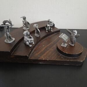 Hudson Pewter Animal Orchestra Strike Up The Band with Wood Riser INCOMPLETE